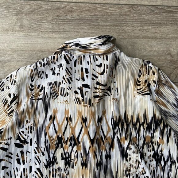 Alia Animal Print Button Down  Blouse - Picture 9 of 14